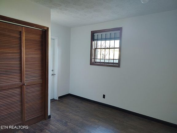 5th image of 4321 Stone Mountain Rd