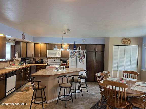 4th image of 604 W Cameron Ave