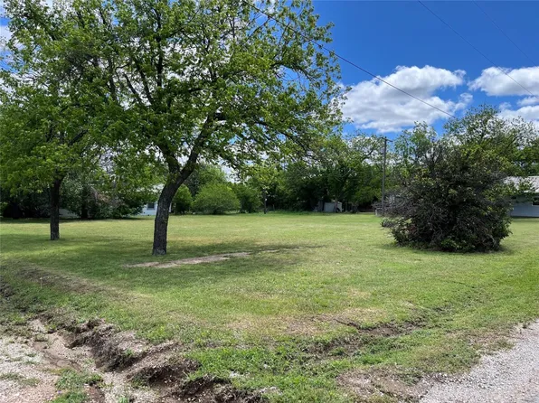 809 W 11th St, Cisco, TX 76437