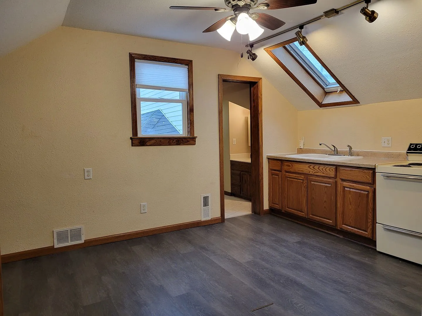 114 S 4th St — Photo 3
