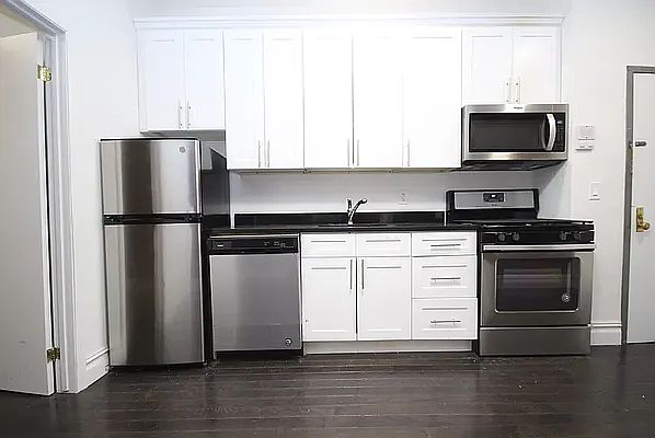 1st image of 117 Mulberry St APT 2