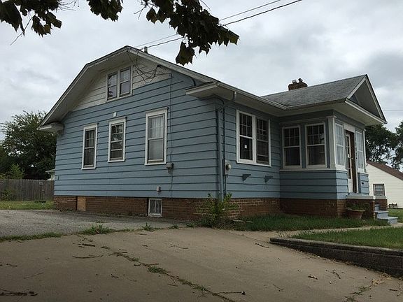 4th image of 1507 N Bloomington St