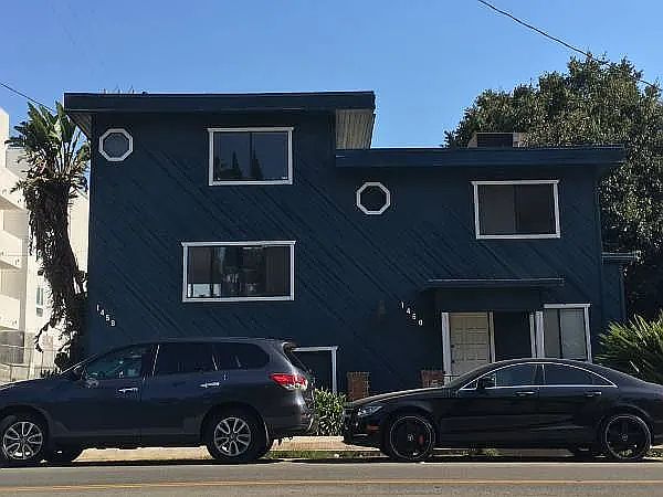 1st image of 1458 S Barrington Ave