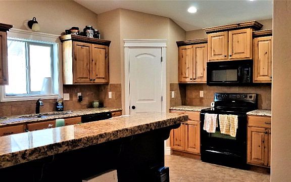 4th image of 1417 Stoneridge Dr