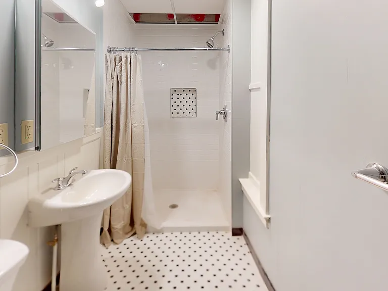 60 Gates St #304 — Photo 5