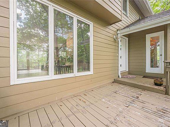 5th image of 834 Lake Arrowhead Dr