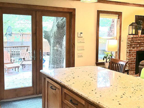 4th image of 6221 Woodcrest Ln