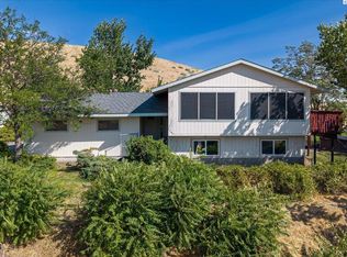 73805 N Demoss Rd, Benton City, WA 99320