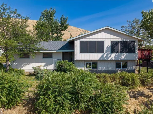 73805 N Demoss Rd, Benton City, WA 99320