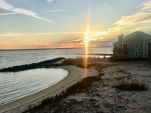 3rd image of 155 Beach Cove Dr