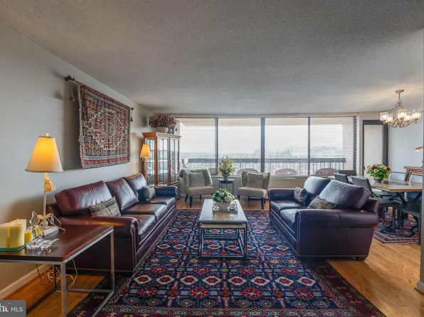 3705 S George Mason Dr APT 809S, Falls Church, VA 22041