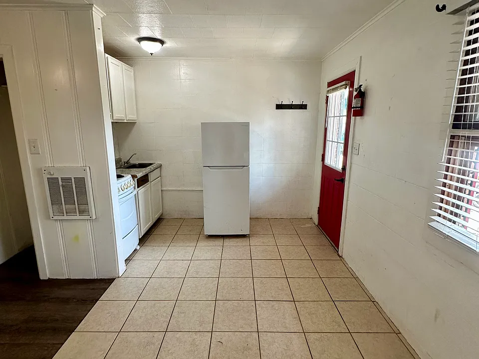 235 Wildflower Ave #7