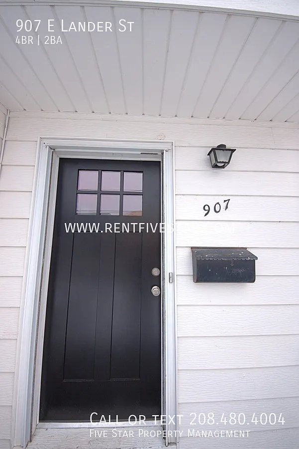 Building Photo - 907 E Lander St