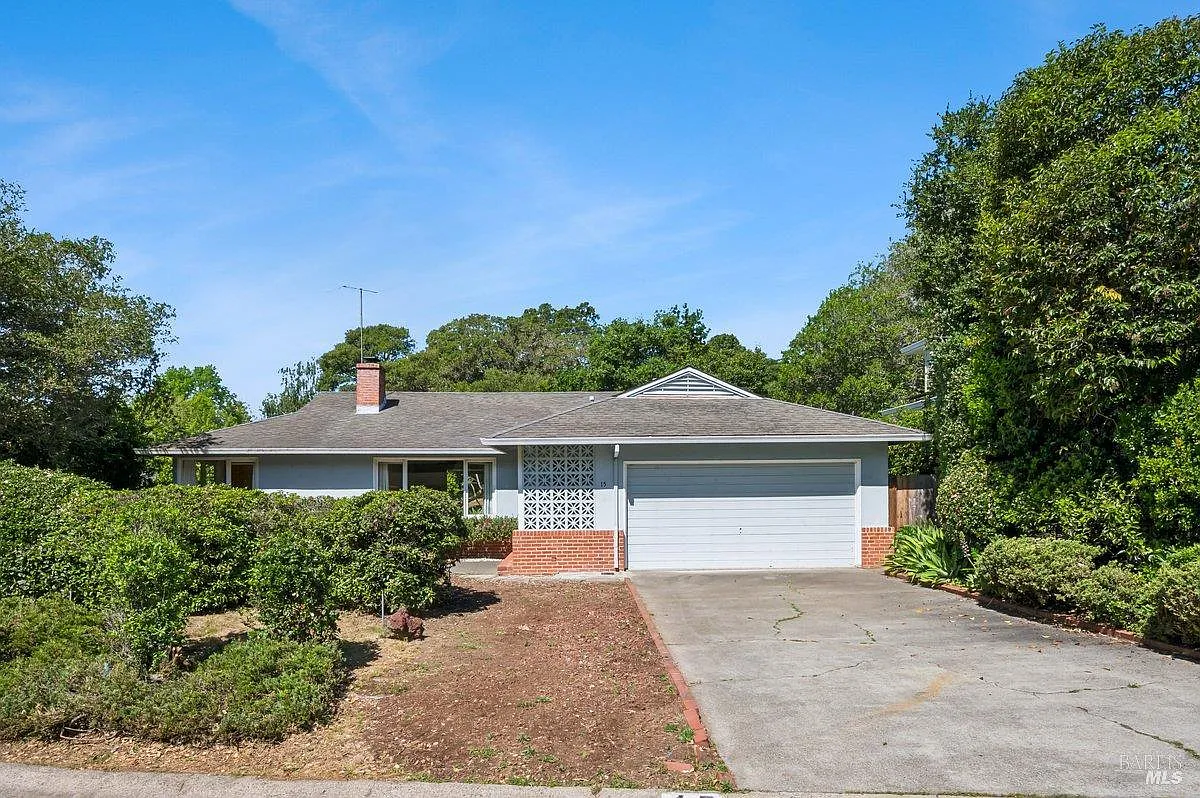 15 La Cuesta Drive photo 1
