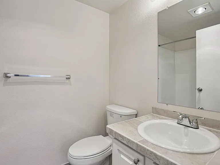Poplar Lane Apartments — Photo 11