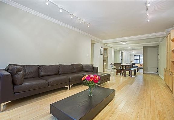 2nd image of 150 E 56th St APT 4E
