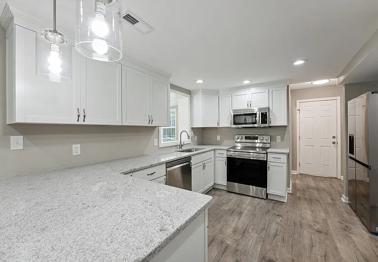 505 Forrest Park Ct NW — Photo 3