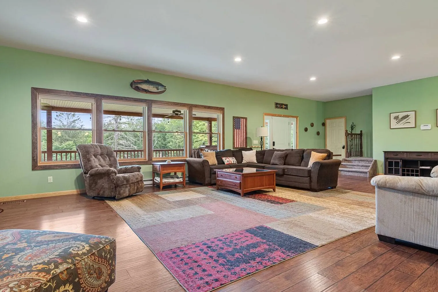 9 bed, 3.0 bath, 6200 sqft, $12,717 — Photo 3