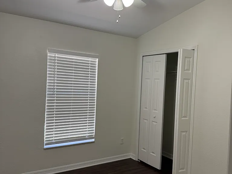 11719 Crest Creek Dr — Photo 3