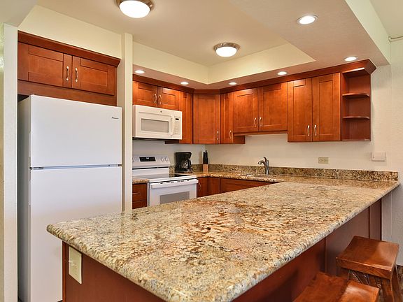 4th image of 3445 Lower Honoapiilani Rd #450