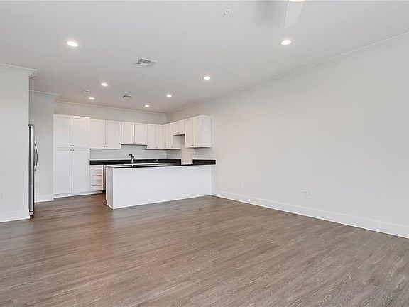 4th image of 201 Nashville Ave #2
