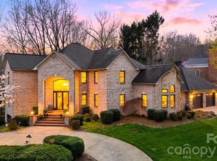 4624 9th St NE, Hickory, NC 28601