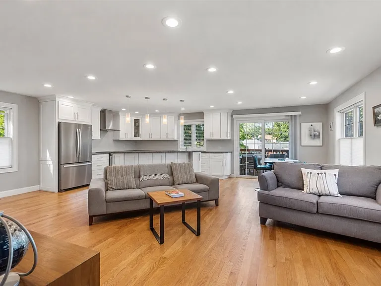 28 Park Ave — Photo 8