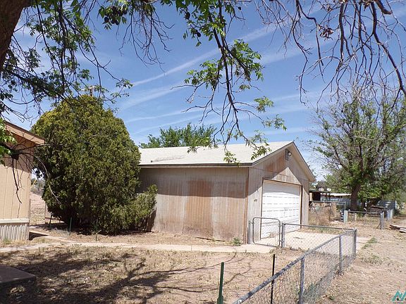 2nd image of 40 Pecan Dr NE