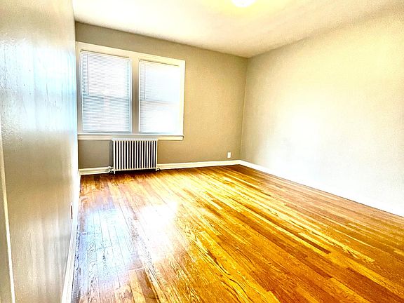 5th image of 187 Cromwell Ave