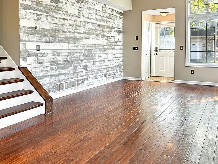 13821 Edgewood Ave — Photo 3
