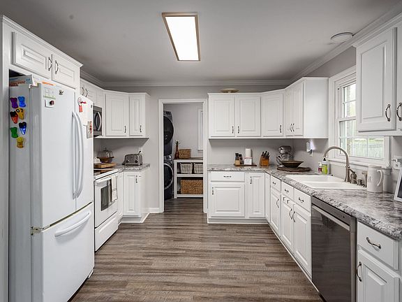 5th image of 7205 Parkwood St