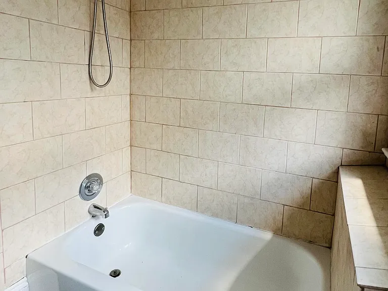 2322 Herschel St #3 — Photo 10