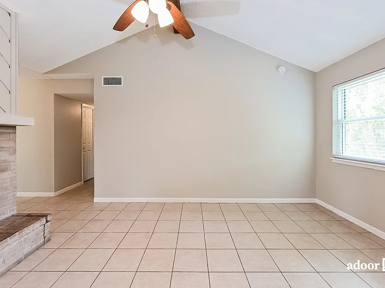 2809 Stonehedge Dr — Photo 5