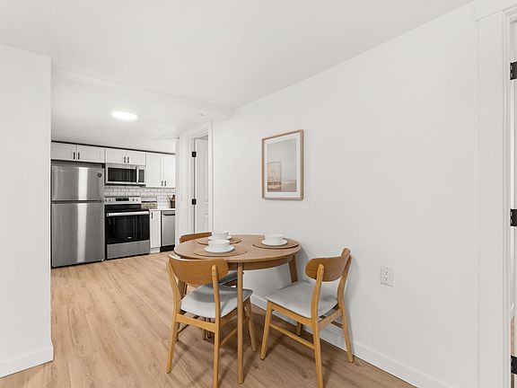 4th image of 617 S Farr Rd