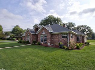 123 Westline Rd, Wake Village, TX 75501