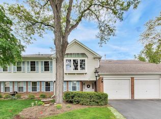 592 Edinburgh Ln APT B, Prospect Heights, IL 60070