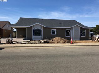 2694 Cedar Loop Dr, Bandon, OR 97411