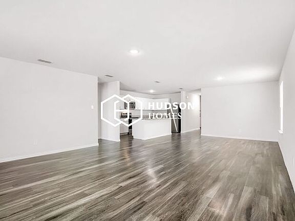 4th image of 431 Shorty St