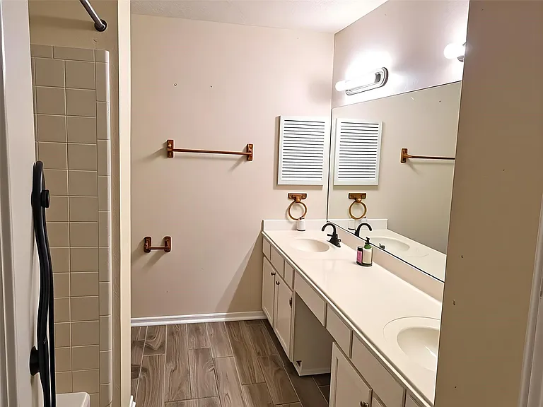 2129 Shiveley Cir — Photo 13