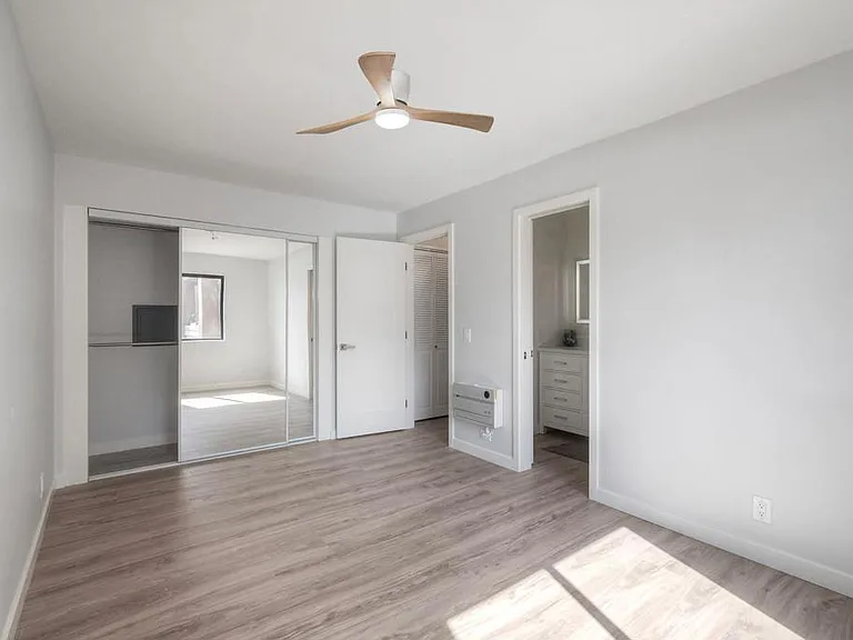 4705 Marina Dr #10 — Photo 7