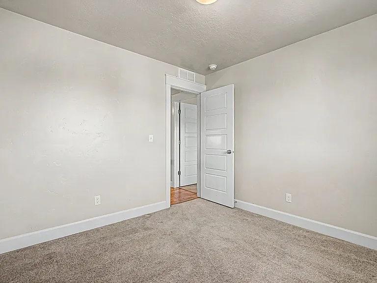 5140 N Elmstone Ave — Photo 23