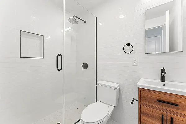 Bathroom, photo 2