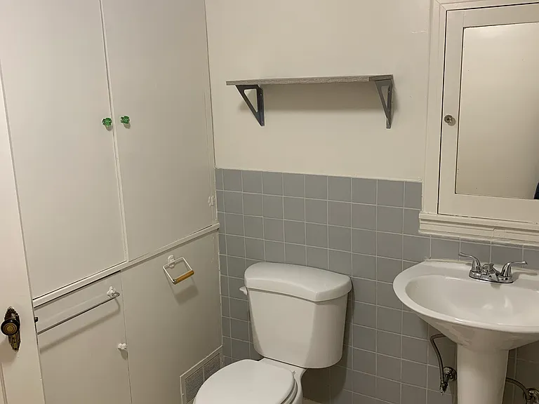 325 Gooding St N #1 — Photo 8