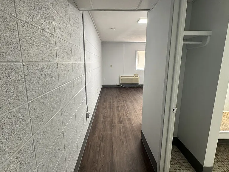 104 S Main St — Photo 51