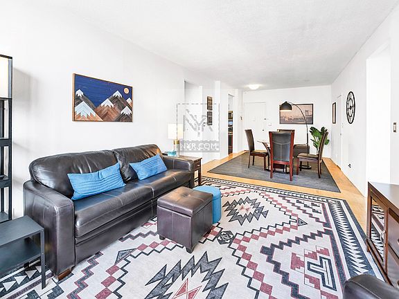 3rd image of 380 Rector Pl APT 6B
