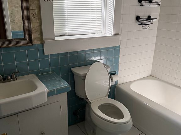 5th image of 207 Country Club Blvd APT C