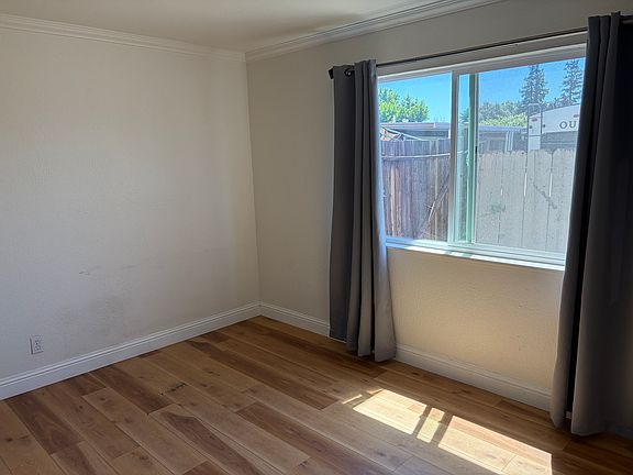 4th image of 847 Rose Ave Unit 12