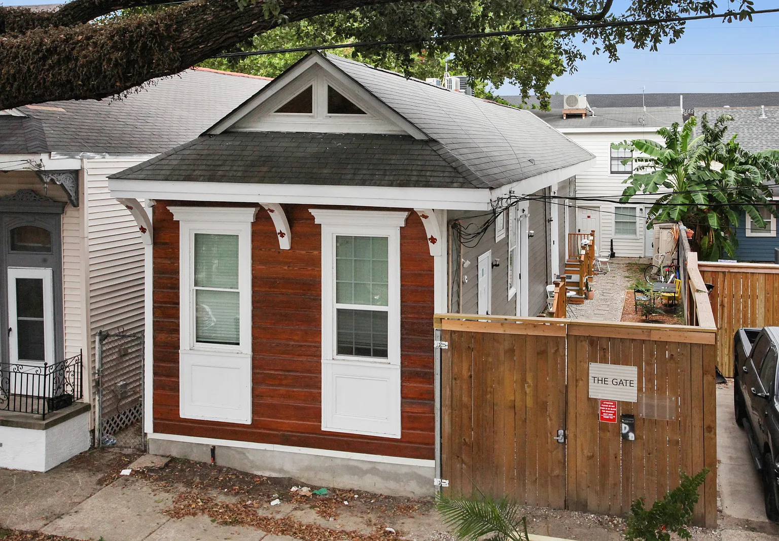 Studio, 350 sqft, $880 — Photo 1