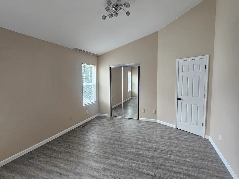 1228 Warwick Dr — Photo 21