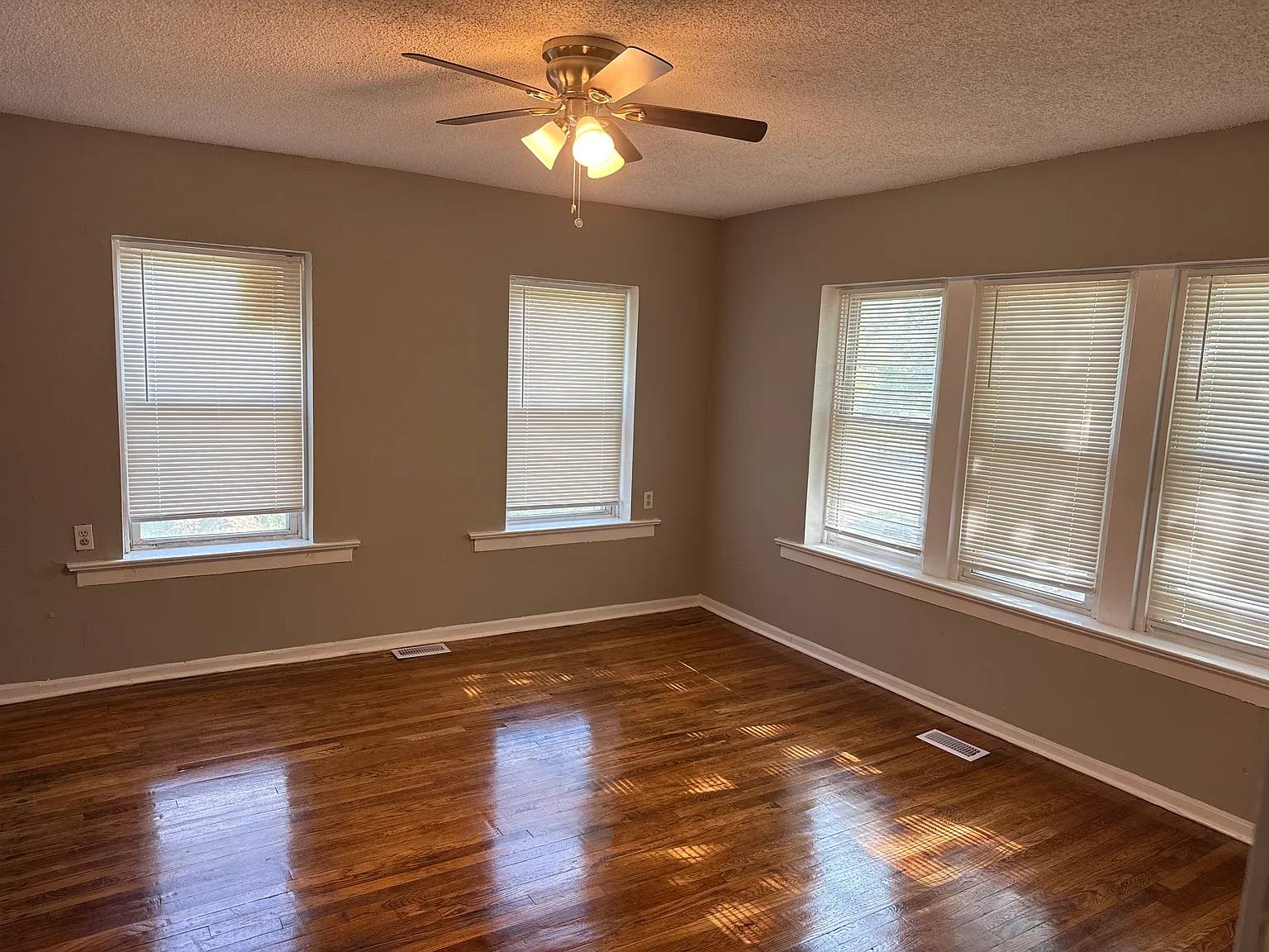 1 bed, 800 sqft, $795 — Photo 2